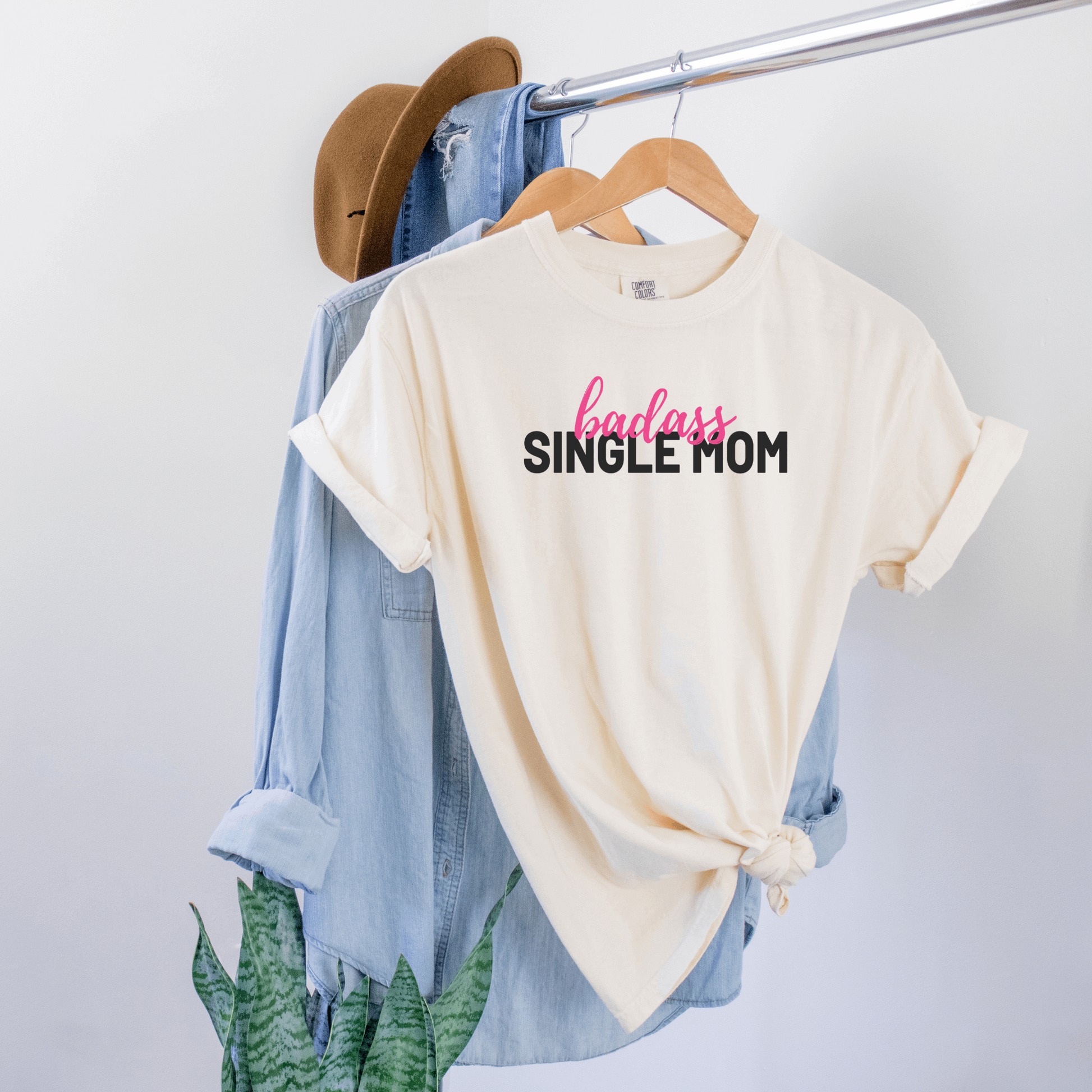 Badass Single Mom Tee T-Shirt Ivory S 