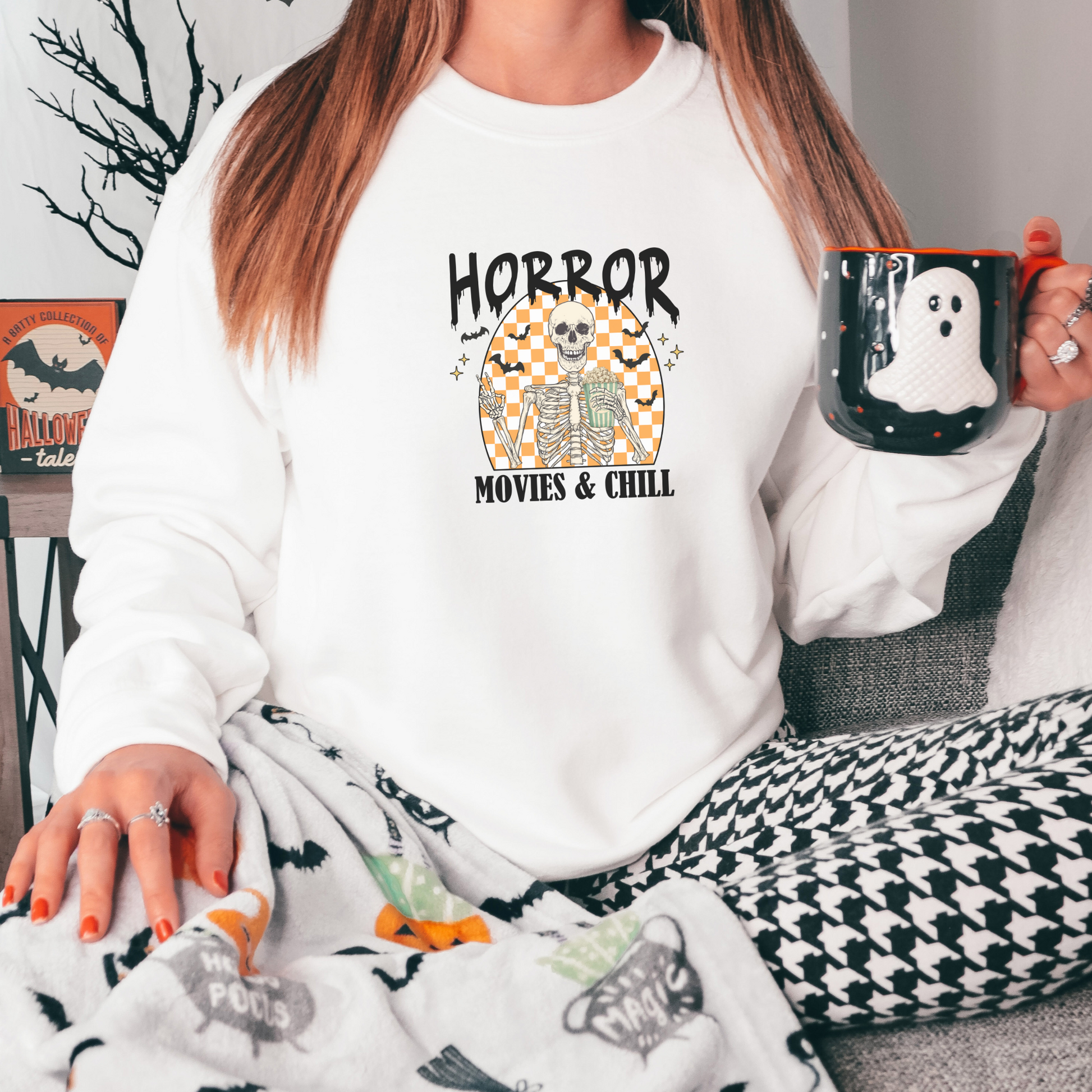 Horror Movies & Chill Sweatshirt Sweatshirt S White 