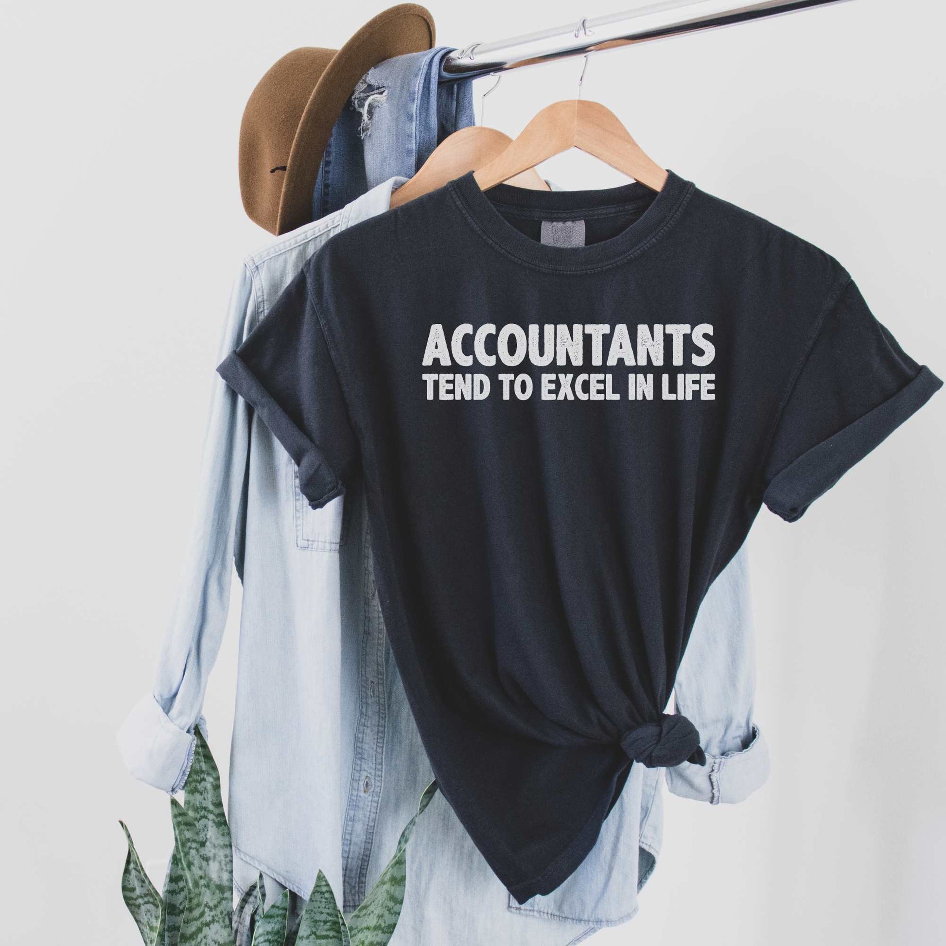 Accountants Tend to Excel in Life Tee T-Shirt Black S 